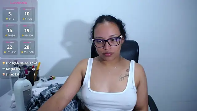 Snapshot of angela_angels_ chatting on February 2025 12:31:02 AM angela angels online show from February 2025 12:31:02 AM