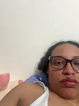 Snapshot of angela_angels_ chatting on February 2025 08:24:01 PM angela angels online show from February 2025 08:24:01 PM