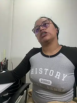 Snapshot of angela_angels_ chatting on March 2025 04:35:01 AM angela angels online show from March 2025 04:35:01 AM