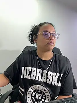 Snapshot of angela_angels_ chatting on September 2025 02:44:01 AM angela angels online show from September 2025 02:44:01 AM