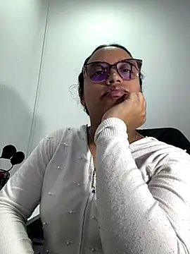 Snapshot of angela_angels_ chatting on September 2025 01:53:01 AM angela angels online show from September 2025 01:53:01 AM