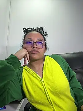 Snapshot of angela_angels_ chatting on October 2025 03:35:01 AM angela angels online show from October 2025 03:35:01 AM