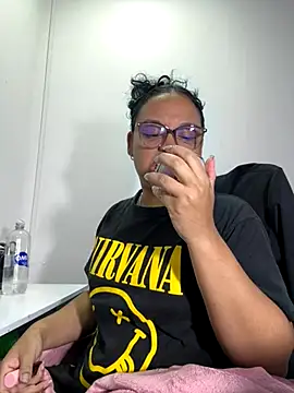 Snapshot of angela_angels_ chatting on October 2025 01:42:02 AM angela angels online show from October 2025 01:42:02 AM