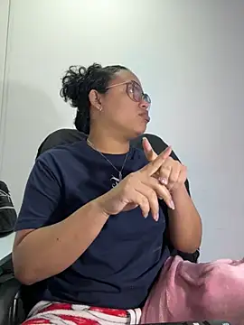 Snapshot of angela_angels_ chatting on October 2025 02:41:01 AM angela angels online show from October 2025 02:41:01 AM