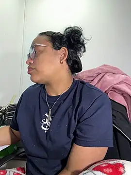 Snapshot of angela_angels_ chatting on October 2025 04:42:01 AM angela angels online show from October 2025 04:42:01 AM