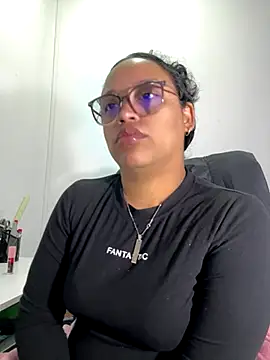 Snapshot of angela_angels_ chatting on October 2025 11:50:04 PM angela angels online show from October 2025 11:50:04 PM