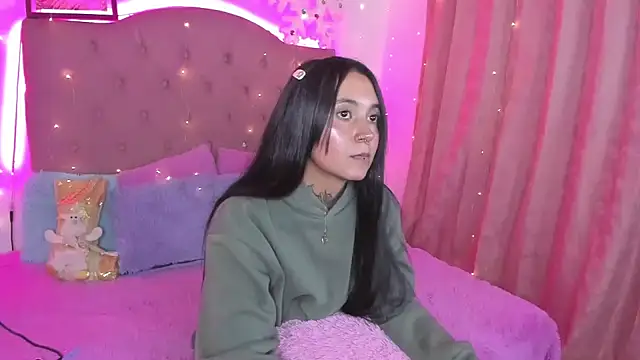 Snapshot of _Mia__9 chatting on December 2024 02:32:01 AM Mia 9 online show from December 2024 02:32:01 AM