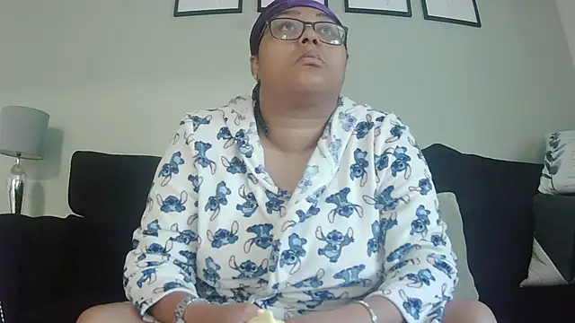 vanilla chocolate23 online show from October 2025 08:01:01 AM