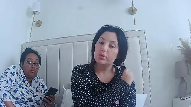 vanilla chocolate23 online show from October 2025 11:05:01 AM