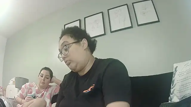 vanilla chocolate23 online show from November 2025 11:54:01 AM