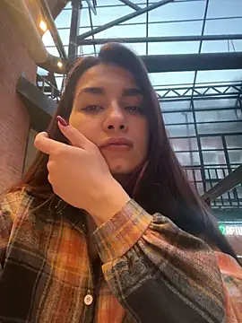 Swee Alicee online show from May 2026 04:26:01 PM