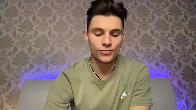 Snapshot of denlover1 chatting on January 2025 03:22:01 PM denlover1 online show from January 2025 03:22:01 PM