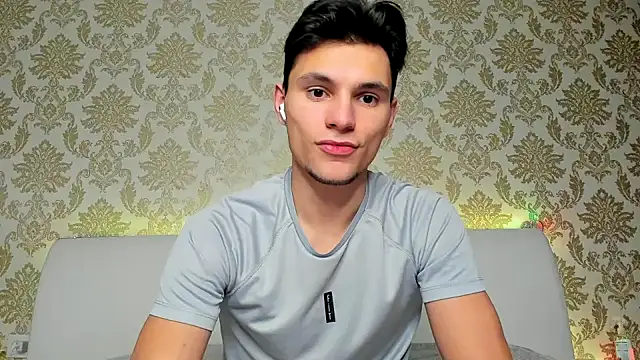 Snapshot of denlover1 chatting on February 2025 03:19:01 PM denlover1 online show from February 2025 03:19:01 PM