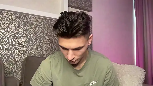 Snapshot of denlover1 chatting on February 2025 07:47:02 AM denlover1 online show from February 2025 07:47:02 AM