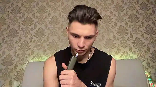 Snapshot of denlover1 chatting on March 2025 01:29:01 PM denlover1 online show from March 2025 01:29:01 PM