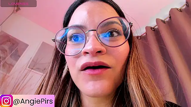 Angie Pirss online show from October 2025 09:59:01 PM