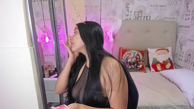 Snapshot of Alyssapark chatting on December 2024 07:21:02 PM Alyssapark online show from December 2024 07:21:02 PM