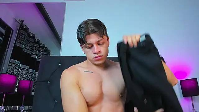 Angel Cuervo online show from May 2026 12:44:02 PM