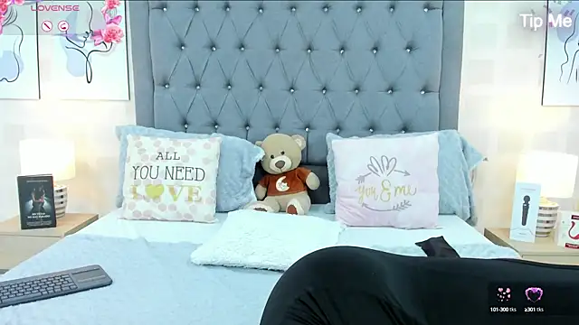 Snapshot of JoslinEvans chatting on February 2025 12:16:01 PM JoslinEvans online show from February 2025 12:16:01 PM
