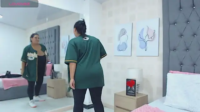 Snapshot of JoslinEvans chatting on October 2025 12:29:01 PM JoslinEvans online show from October 2025 12:29:01 PM