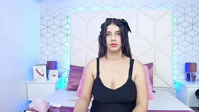 Snapshot of MadelineBeckert chatting on September 2025 07:35:01 PM MadelineBeckert online show from September 2025 07:35:01 PM