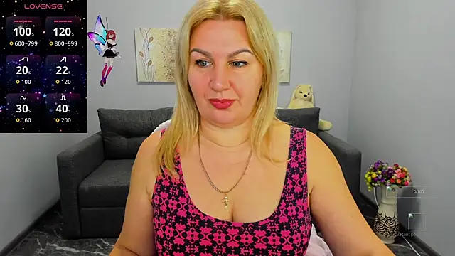 Lili Crossi online show from November 2025 06:45:02 AM