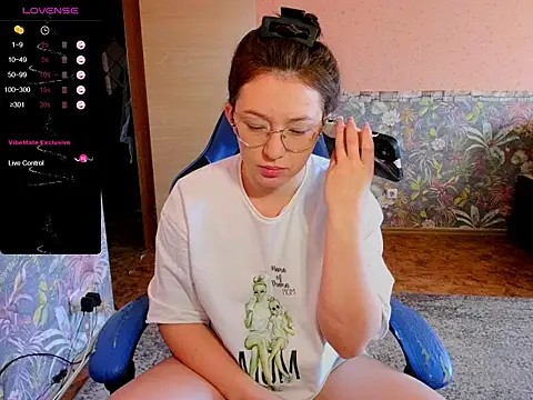 Chloe strip online show from October 2025 02:56:01 AM