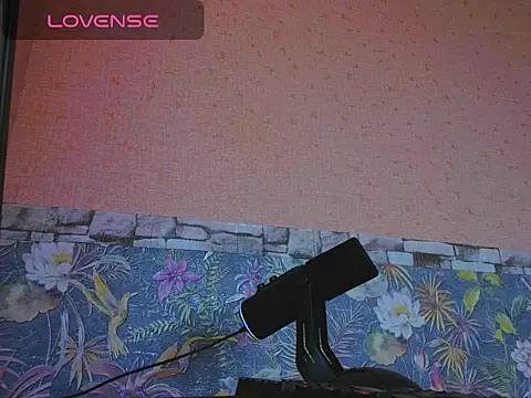 Chloe strip online show from October 2025 05:52:01 AM