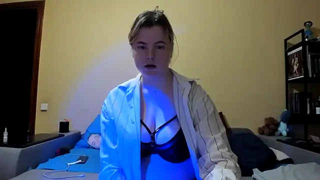 Snapshot of LillyDepp chatting on February 2026 05:09:02 PM LillyDepp online show from February 2026 05:09:02 PM