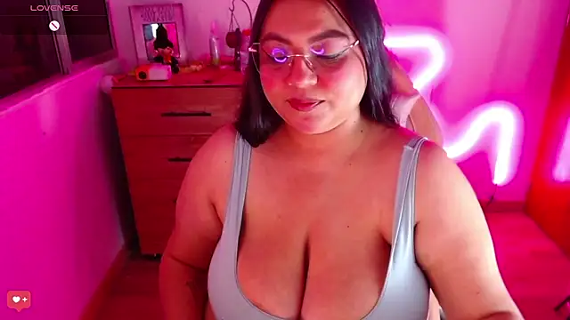 Snapshot of Rebeca_charme21 chatting on March 2025 06:39:02 AM Rebeca charme21 online show from March 2025 06:39:02 AM