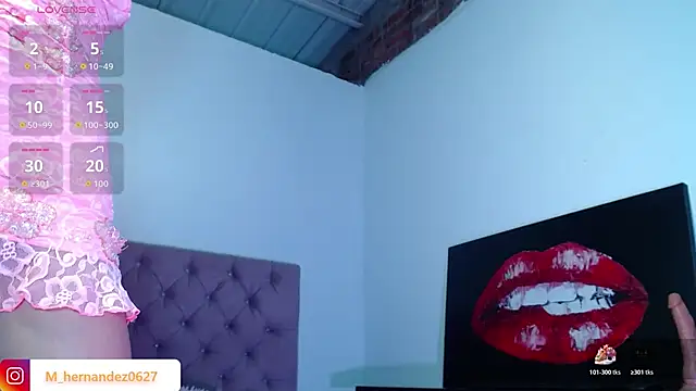 Snapshot of CATALAIA_STOMM chatting on October 2025 11:33:02 AM CATALAIA STOMM online show from October 2025 11:33:02 AM