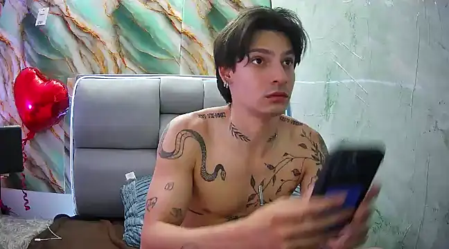 Apolo Hidalgo01 online show from February 2025 04:18:01 PM