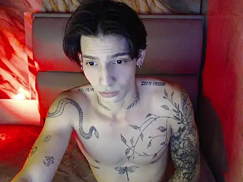 Apolo Hidalgo01 online show from October 2025 10:54:02 PM