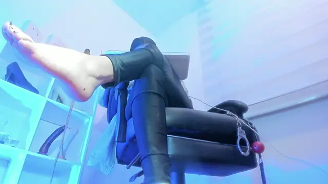 charlotte joliedart online show from October 2025 10:52:02 PM