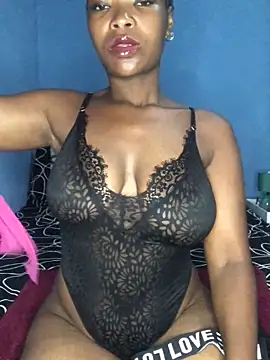 Snapshot of NunuBerry16 chatting on January 2025 04:04:01 AM NunuBerry16 online show from January 2025 04:04:01 AM