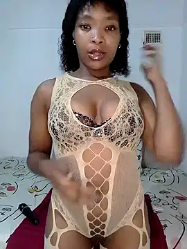 Snapshot of NunuBerry16 chatting on March 2025 08:32:02 PM NunuBerry16 online show from March 2025 08:32:02 PM