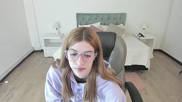 Nora Vennucci online show from February 2026 12:26:02 PM