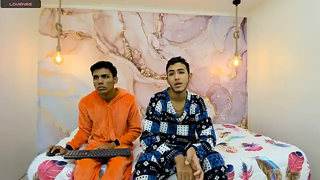 StrawwBoys online show from December 2024 01:22:01 PM
