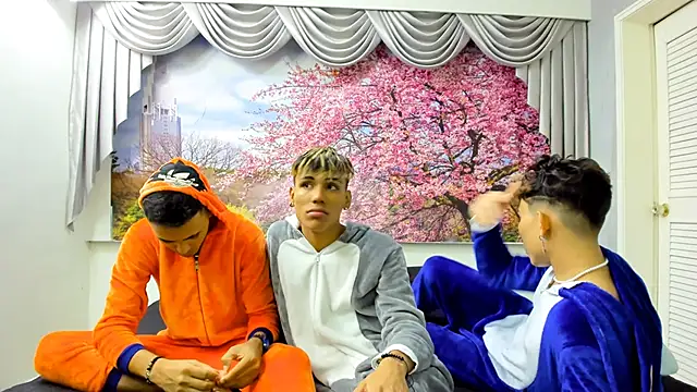 StrawwBoys online show from December 2024 08:36:01 AM