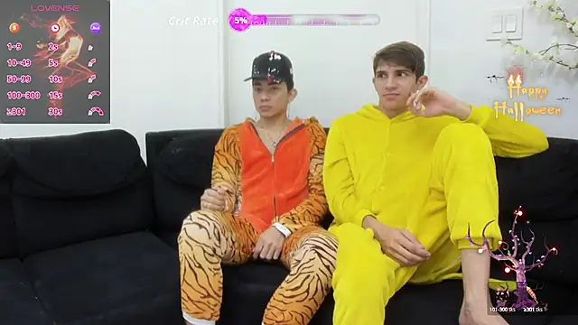 StrawwBoys online show from October 2025 10:49:01 AM