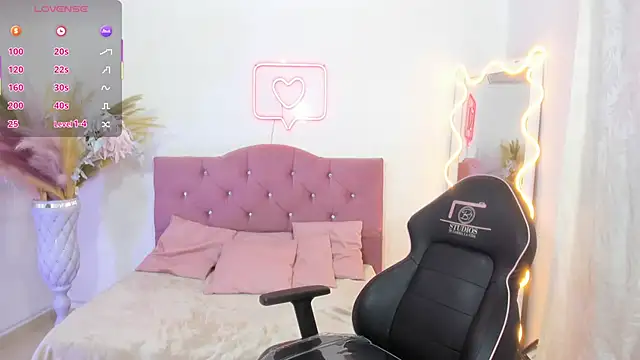 Snapshot of kendra_tay chatting on November 2025 03:31:01 AM kendra tay online show from November 2025 03:31:01 AM