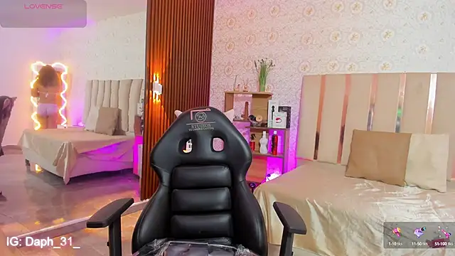 Daphnne tay online show from September 2025 03:21:01 AM