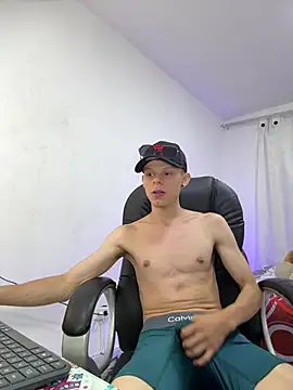 Daddyrich 632 online show from May 2026 12:56:01 PM
