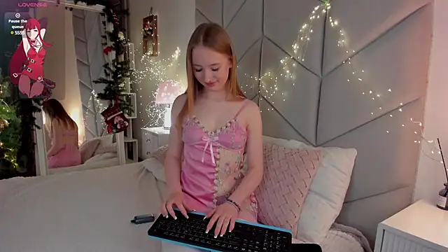 Snapshot of Jessie_Roy chatting on December 2024 09:08:01 PM Jessie Roy online show from December 2024 09:08:01 PM