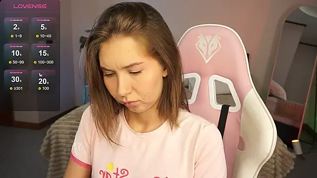 LinaSiren online show from December 2024 06:51:01 AM