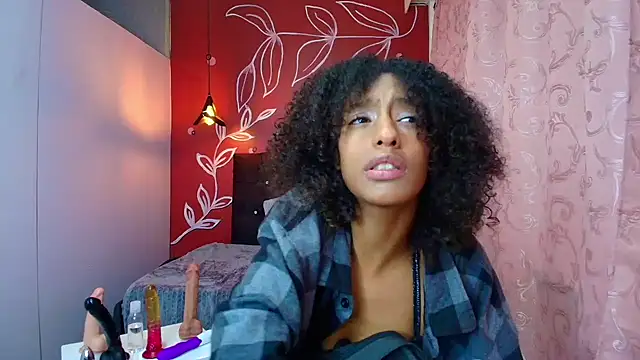 Zia Green online show from February 2025 03:19:01 PM