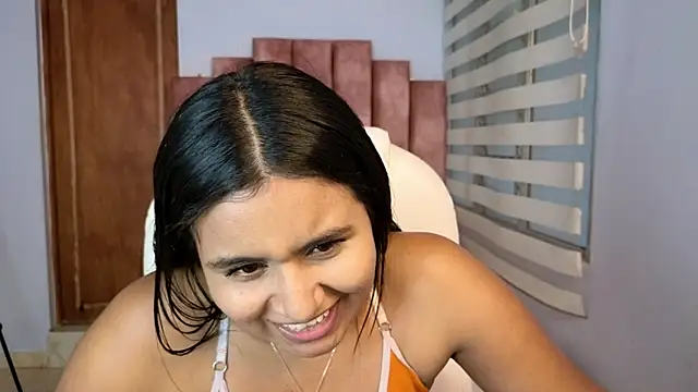 Snapshot of lou_rosse_ chatting on December 2024 09:50:01 PM lou rosse online show from December 2024 09:50:01 PM
