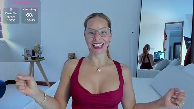 AvaCollinss online show from October 2025 06:52:01 PM