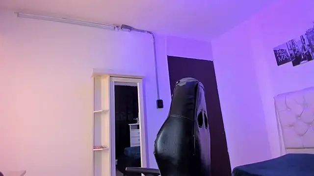 Snapshot of Amy_Kiitty_ chatting on October 2025 12:50:02 PM Amy Kiitty online show from October 2025 12:50:02 PM