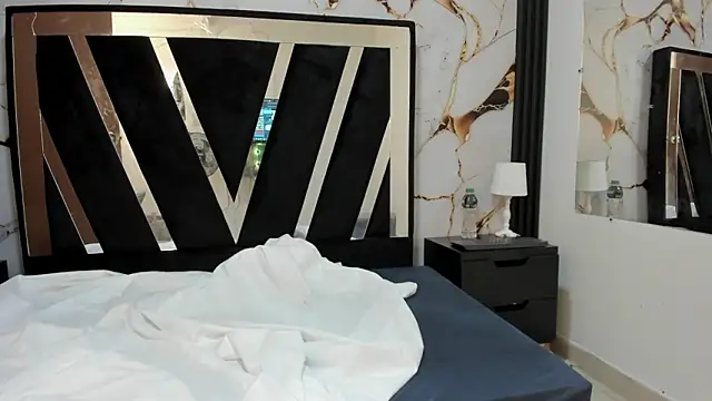 KarinaSimonz online show from February 2026 07:48:01 PM